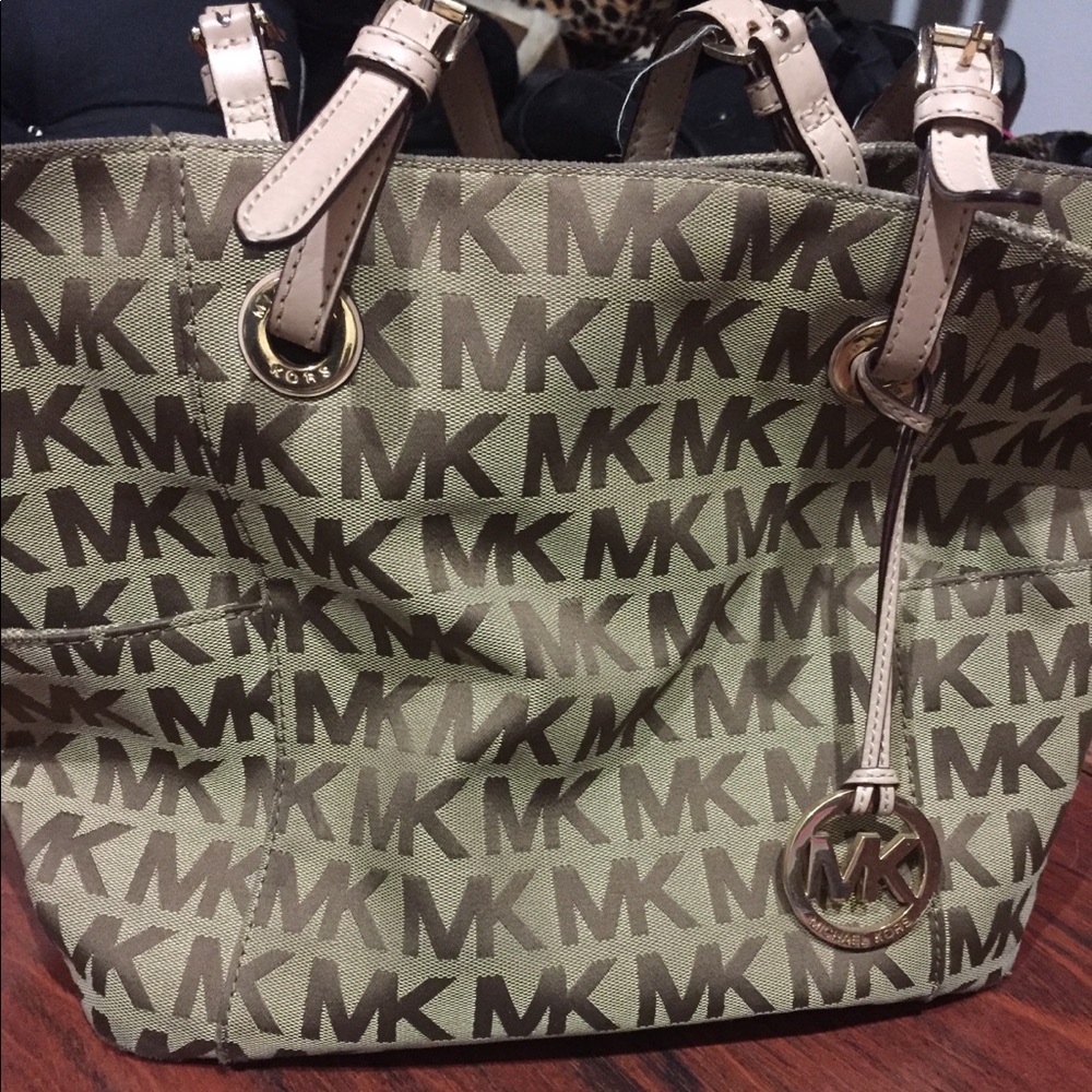 Michael Kors purse
